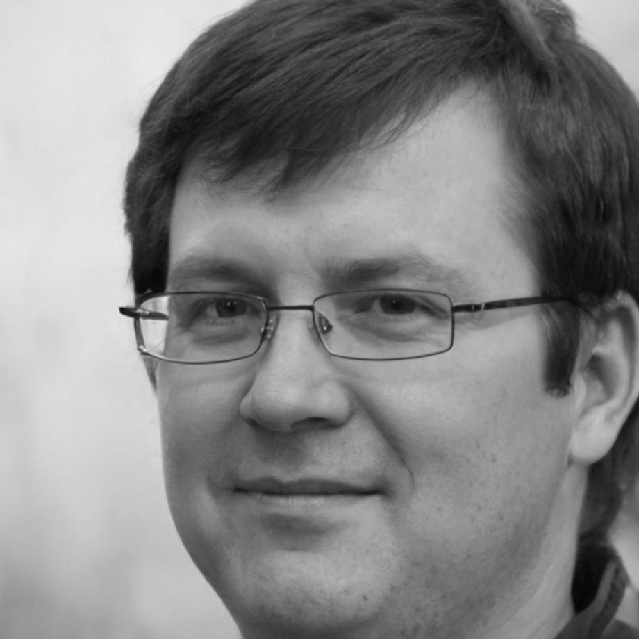 Dr. Marcus Weber